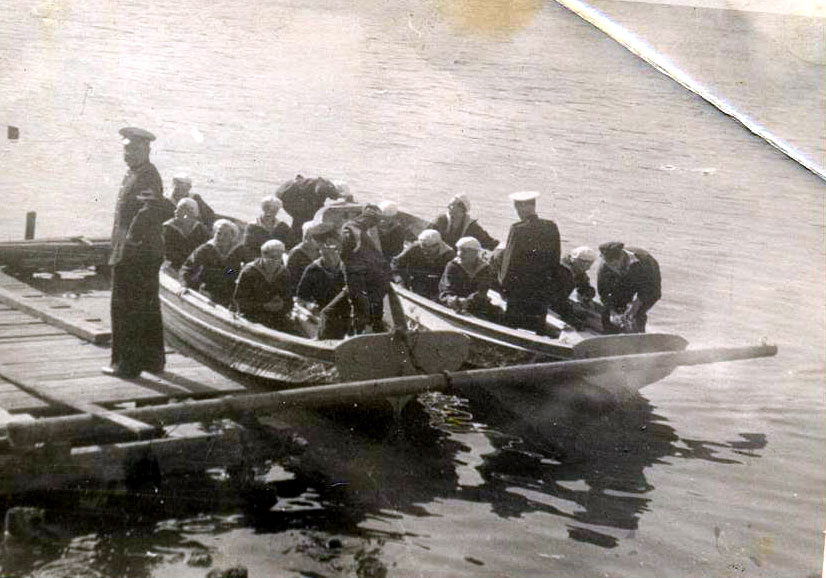 1950 год. На озере белое проходит первенство Люберецкого райсовета ДОСФЛОТ. Слева команда Косинской школы по морскому многоборью